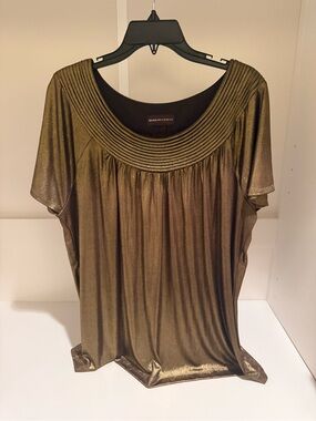 Dana Buchman Metallic Bronze Pleated Scoop Neck Short-Sleeve Top